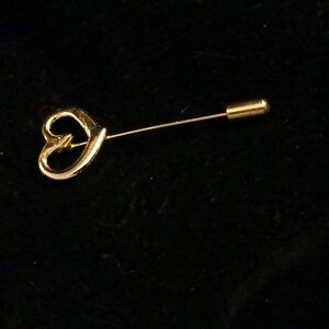 Heart hat pin/brooch